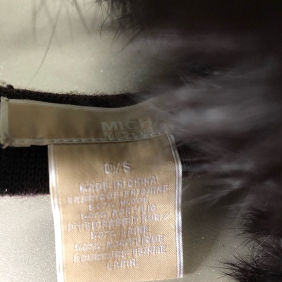 Micheal Kors rabbit fur ear muffs - Picture 4 of 5